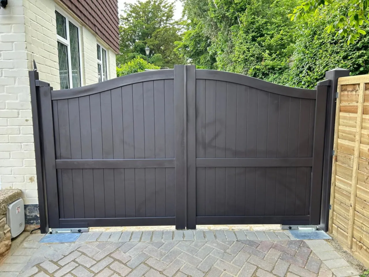 Residential automated gate installation for home driveways and private properties in East Sussex and Kent